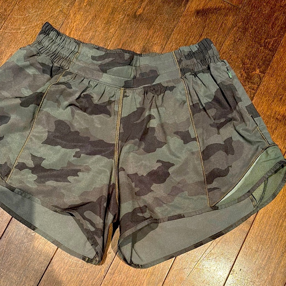 Lululemon Camo Hotty Hot